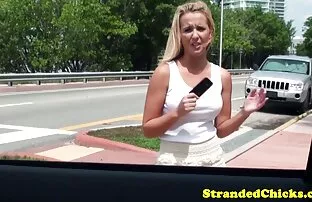 قبالة النطر الديوك موقع سكسي اجنبي في مرحاض عام من أجل المال